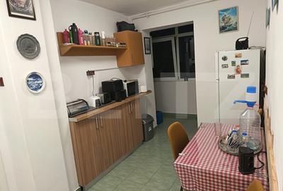 Apartament cu 2 camere semidecomandat, mobilat în Central