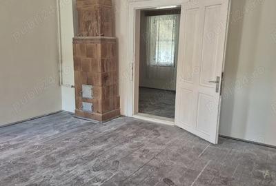 Casă cu 4 camere în Central - 2