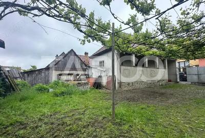 Casă cu 2 camere cu Teren 372 Mp în Rășinari - 2