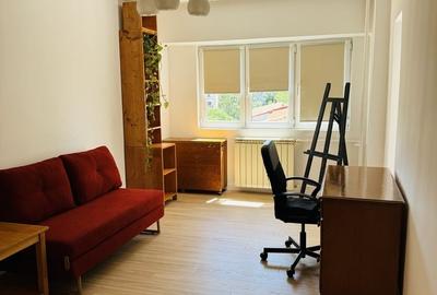 Apartament cu 3 camere decomandat în Calea Călărașilor