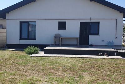 Casă cu 3 camere în Berceni