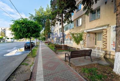 Apartament cu 3 camere decomandat, mobilat în Ultracentral
