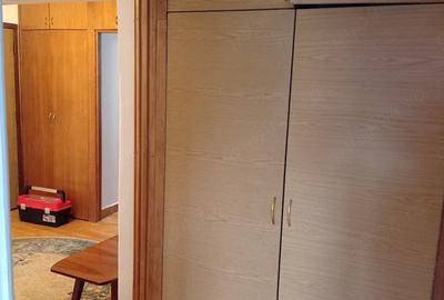 Apartament cu 4 camere decomandat în Nufărul