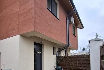 Casă cu 6 camere cu Teren 140 Mp în Popești-Leordeni