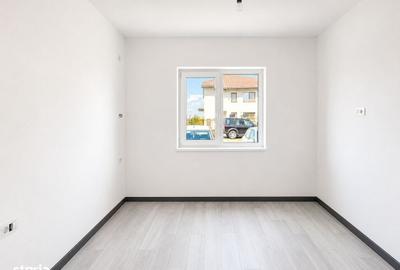 Casă cu 3 camere în Dumbrăvița