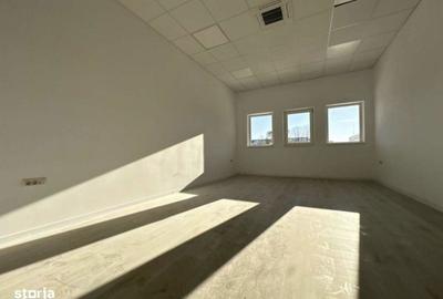 Spațiu comercial, de 20 mp, în Central - 4