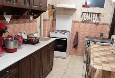 Casă cu 5 camere cu Teren 2500 Mp în Domnești - 8
