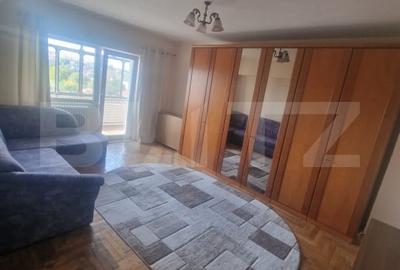 Apartament cu 3 camere decomandat, mobilat în George Enescu