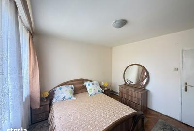 Apartament cu 2 camere semidecomandat, mobilat în Podgoria