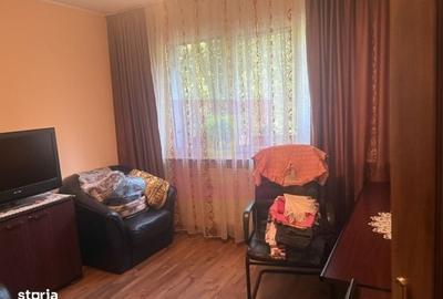 Apartament cu 4 camere semidecomandat în Militari