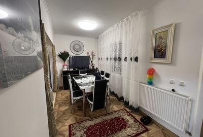 Casă individuală cu 3 camere cu Canalizare în Sud