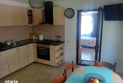 Casă cu 3 camere cu Teren 100 Mp în Central - 2
