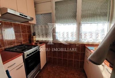 Apartament cu 3 camere decomandat, mobilat în Nufărul - 6
