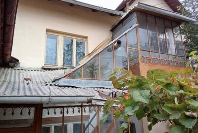 Casă individuală cu 4 camere cu Canalizare în Micro 11