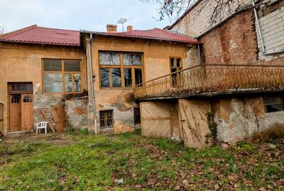 Casă cu 10 camere cu Canalizare în Bălcescu - 8