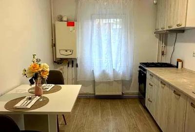 Apartament cu 3 camere semidecomandat, mobilat în Grigorescu