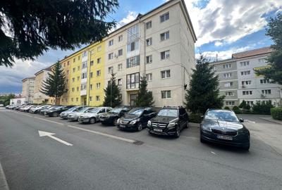 Apartament cu 3 camere decomandat în Calea Dumbrăvii