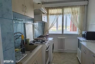 Apartament cu 2 camere semidecomandat în Podu Roș