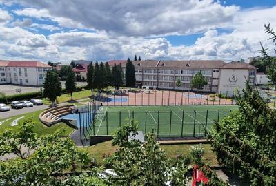 Apartament cu 4 camere în Săsar