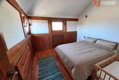 Casă cu 8 camere cu Teren 225 Mp în Ghiroda
