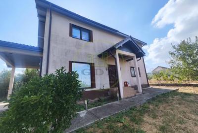 Casă individuală cu 4 camere cu Teren 557 Mp în Ghercești