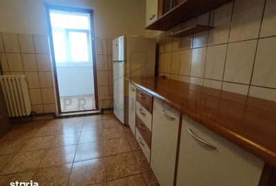 Apartament cu 3 camere decomandat în Nicolina - 12