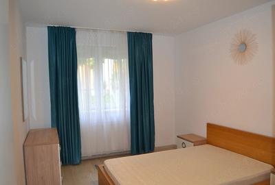 Apartament cu 2 camere decomandat în Tractorul