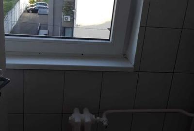 Garsonieră decomandată în Sud