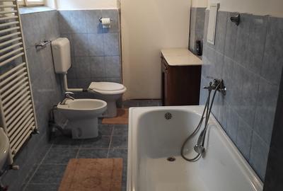 Casă individuală cu 7 camere cu Canalizare în Schei - 3