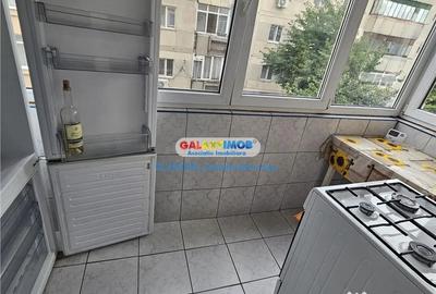 Apartament cu 3 camere decomandat în Micro 12 - 1