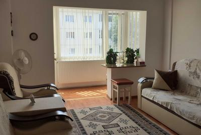 Apartament cu 2 camere decomandat, mobilat în Județean