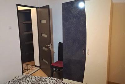 Apartament cu 2 camere semidecomandat în Craiovița Nouă
