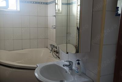 Apartament cu 2 camere semidecomandat în Gojdu