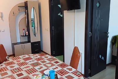 Apartament cu 2 camere decomandat în Roșu