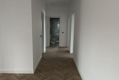 Casă cu 4 camere în Valea Lupului