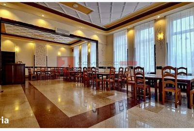 Spațiu comercial, de 820 mp, în Central - 12