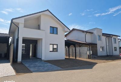 Casă cu 4 camere cu Teren 326 Mp în Central