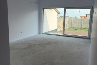 Casă cu 4 camere cu Teren 380 Mp în Sânandrei - 2