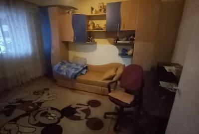 Apartament cu 3 camere decomandat în Petros - 3