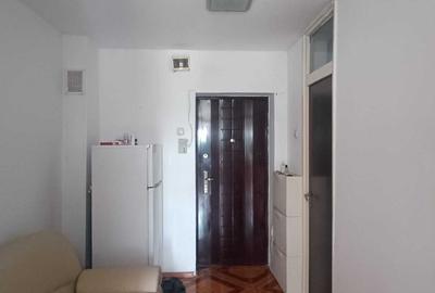 Garsonieră decomandată în Lujerului
