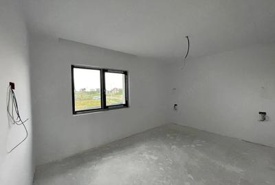 Casă cu 5 camere cu Teren 599 Mp în Giarmata