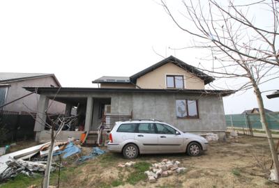 Casă individuală cu 4 camere cu Teren 1000 Mp în Costi - 3