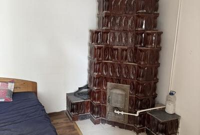Casă cu 4 camere cu Teren 200 Mp în Central