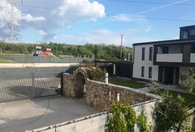Duplex cu 4 camere cu Canalizare în Exterior Est - 6