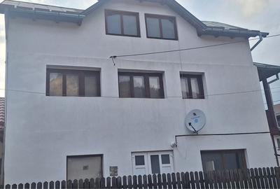 Casă cu 4 camere în Rucăr - 4