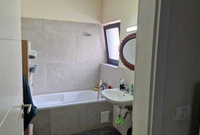 Apartament cu 2 camere semidecomandat în Dumbrăvița