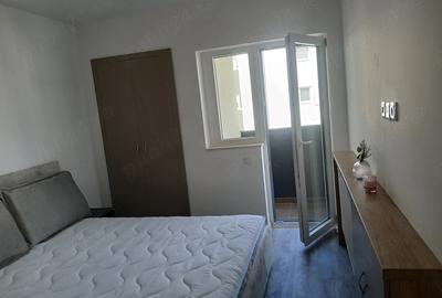 Apartament cu 2 camere semidecomandat în Apărătorii Patriei