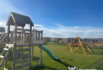 Casă cu 4 camere cu Teren 700 Mp în Sângeorgiu de Mureș - 1