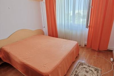 Apartament cu 3 camere decomandat în Runcu - 2