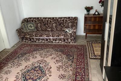 Apartament cu 2 camere semidecomandat în Independenței